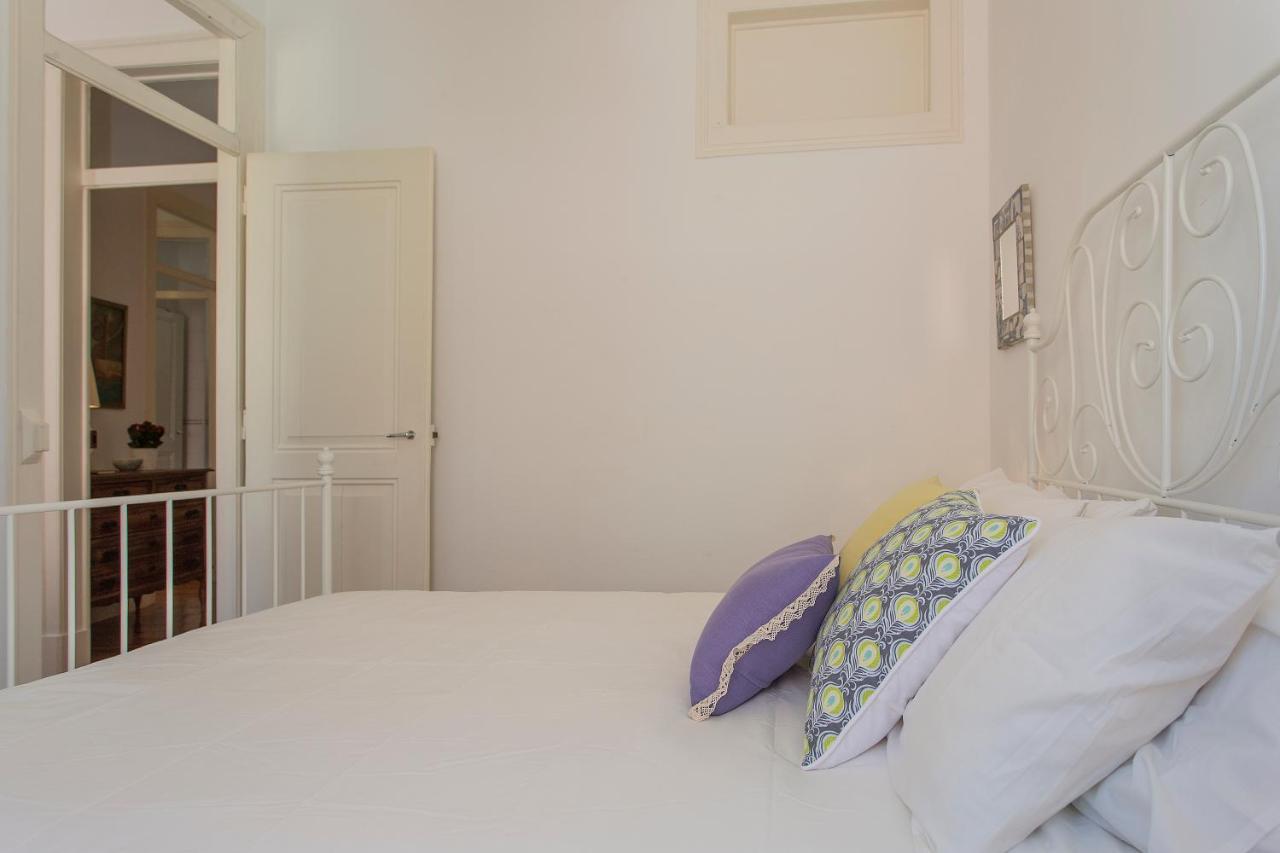 Spacious Alfama Duplex, By Timecooler Lissabon Exterior foto